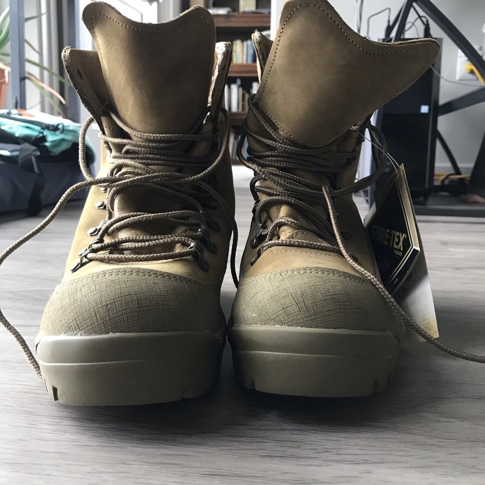 Belleville 950 Combat Hiking Boots Men’s 8.5 wide